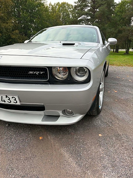 Dodge Challenger 5 of 7