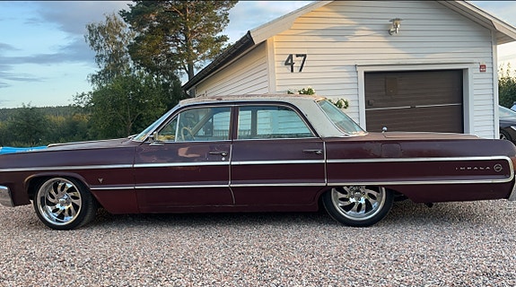 Chevrolet Impala 4 of 7