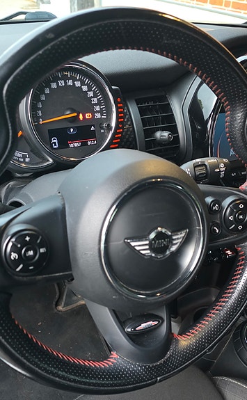 MINI Cooper SD 9 of 10