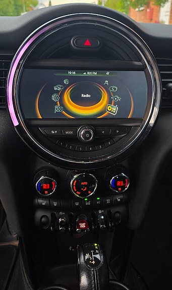 MINI Cooper SD 7 of 10