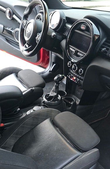 MINI Cooper SD 8 of 10