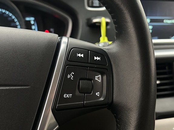 Volvo V40 15 of 27