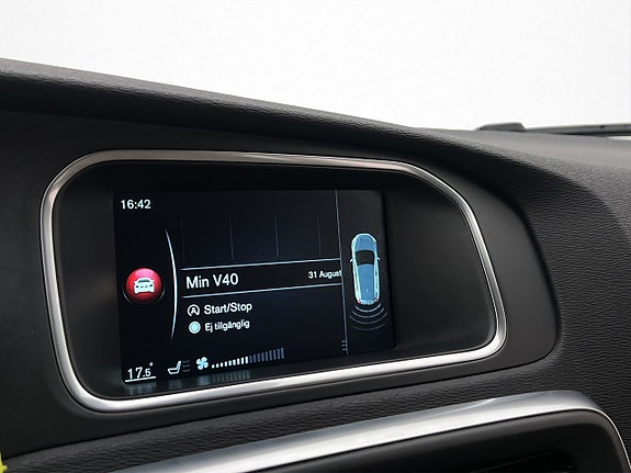 Volvo V40 17 of 27