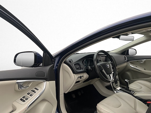 Volvo V40 10 of 27