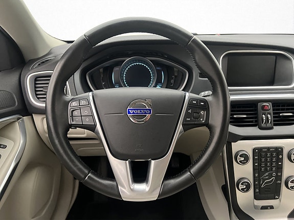 Volvo V40 12 of 27