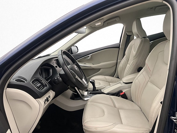 Volvo V40 11 of 27
