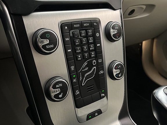 Volvo V40 18 of 27