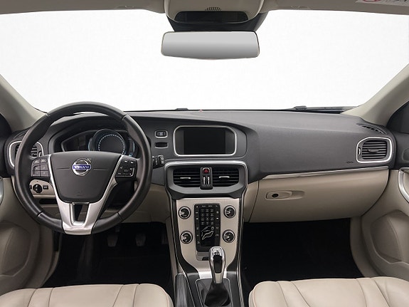Volvo V40 19 of 27