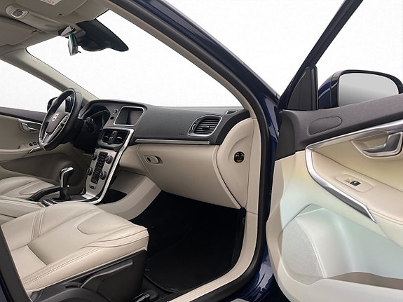 Volvo V40 21 of 27