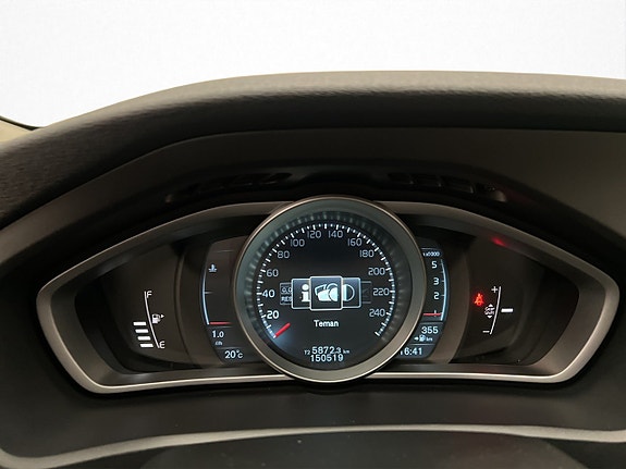 Volvo V40 14 of 27