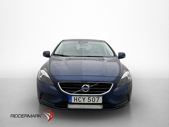 Volvo V40 2 of 27