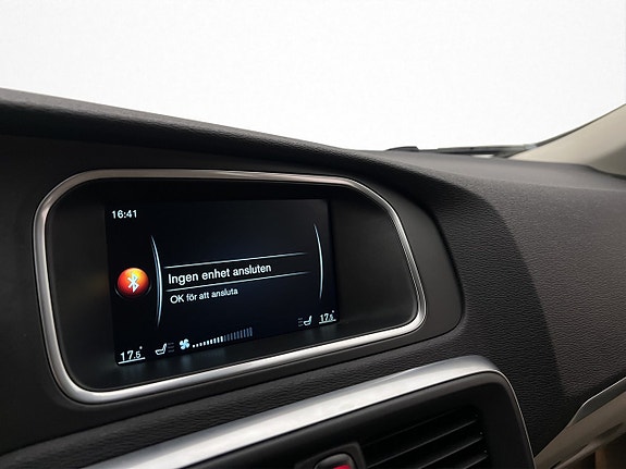 Volvo V40 16 of 27