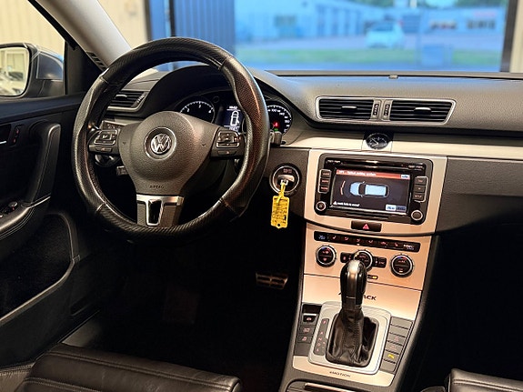 Volkswagen Passat Alltrack 18 of 19