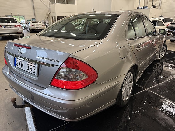 Mercedes-Benz E200 6 of 19