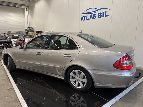 Mercedes-Benz E200 3 of 19