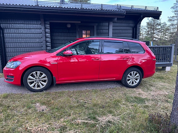 Volkswagen Golf VII 2 of 6