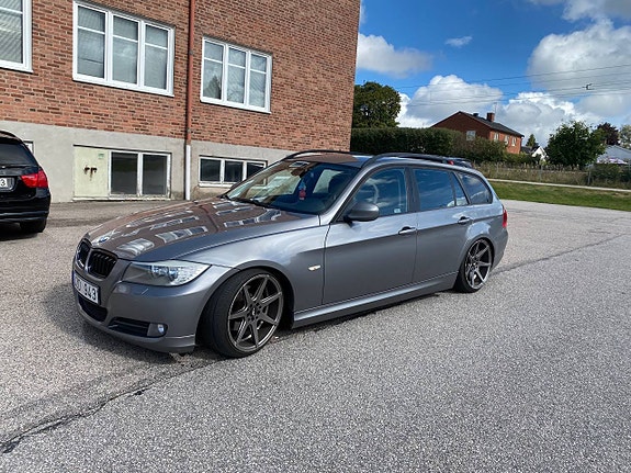 BMW 320d 2 of 10