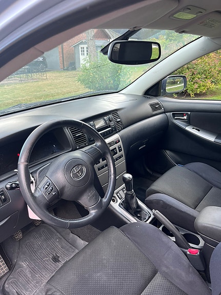Toyota Corolla 4 of 5
