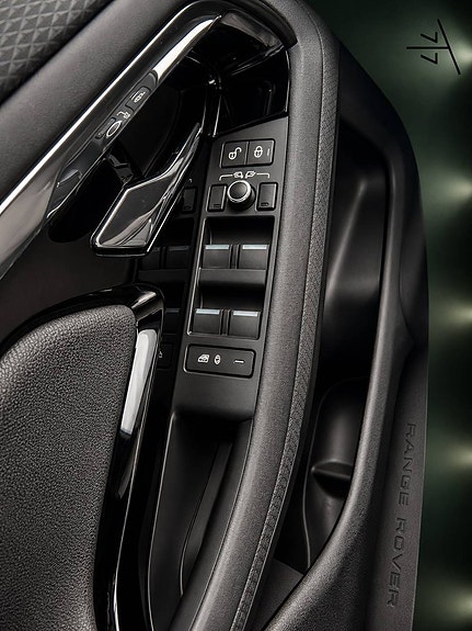 Land Rover Range Rover Evoque 24 of 29
