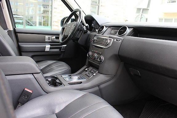 Land Rover Discovery 4 28 of 30