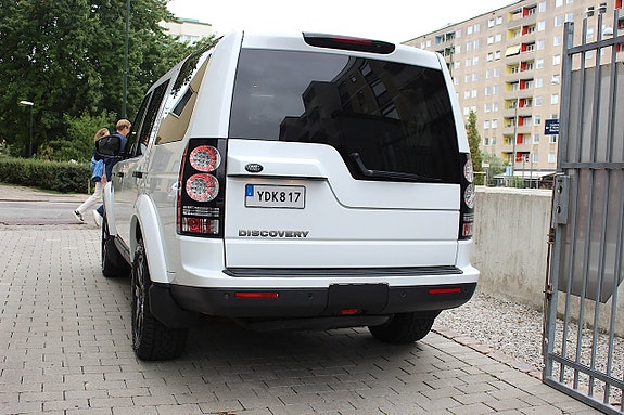 Land Rover Discovery 4 19 of 30