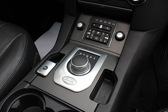 Land Rover Discovery 4 30 of 30