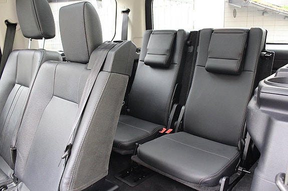 Land Rover Discovery 4 6 of 30
