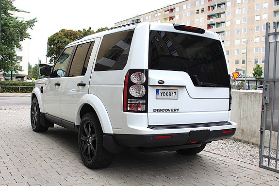 Land Rover Discovery 4 18 of 30