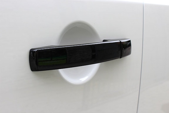 Land Rover Discovery 4 17 of 30