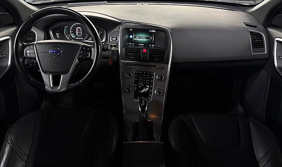 Volvo XC60 11 of 15