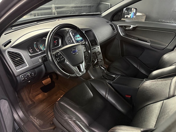Volvo XC60 6 of 15
