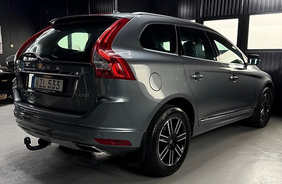 Volvo XC60 4 of 15