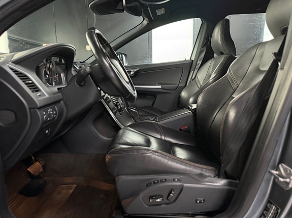 Volvo XC60 7 of 15