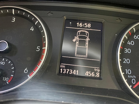 Volkswagen Amarok 6 of 6