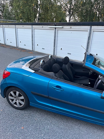 Peugeot 207 CC 9 of 11