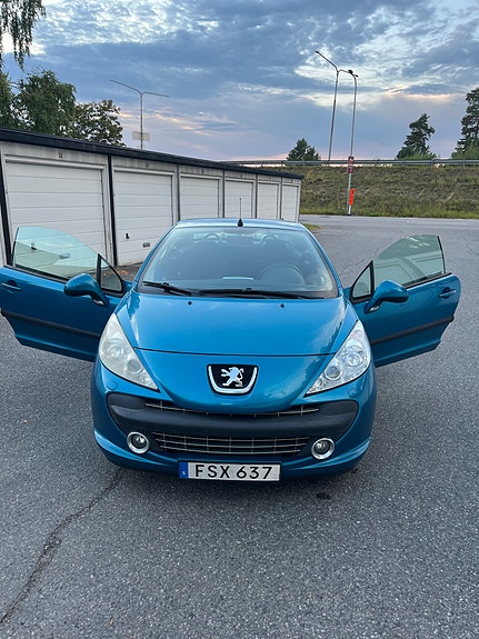 Peugeot 207 CC 3 of 11
