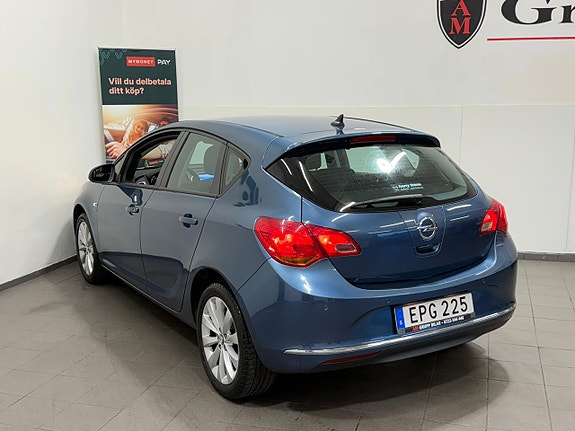 Opel Astra 13 of 16