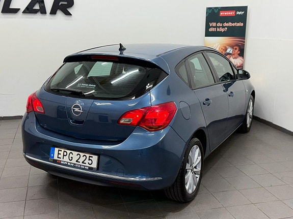 Opel Astra 9 of 16