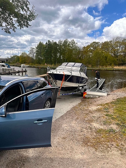 Bayliner 192 Discovery med fin stor reggad båttrailer säljes eller bytes 2 of 4