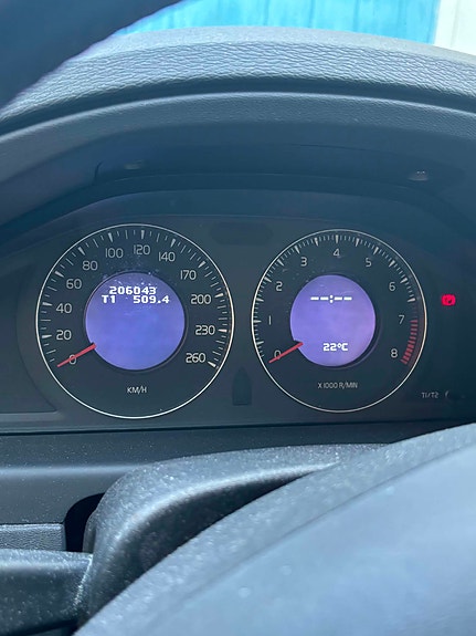 Volvo V70 4 of 12