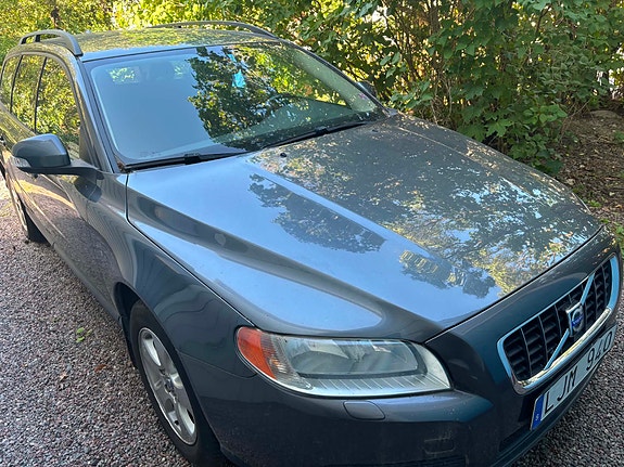 Volvo V70 6 of 12