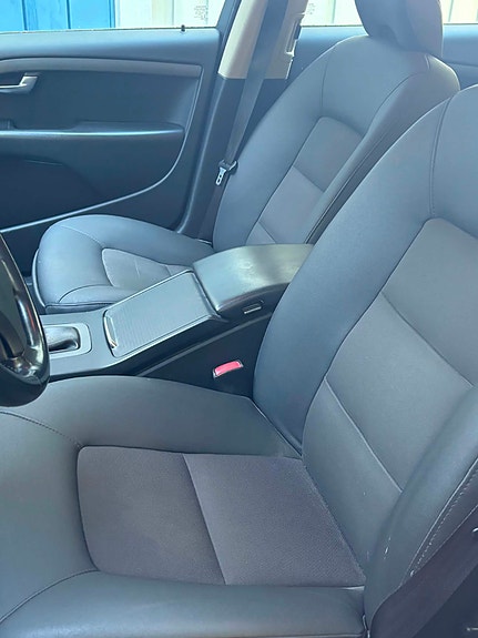 Volvo V70 5 of 12