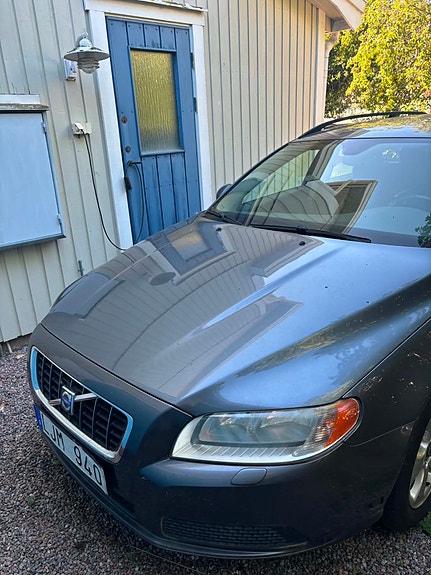 Volvo V70 8 of 12