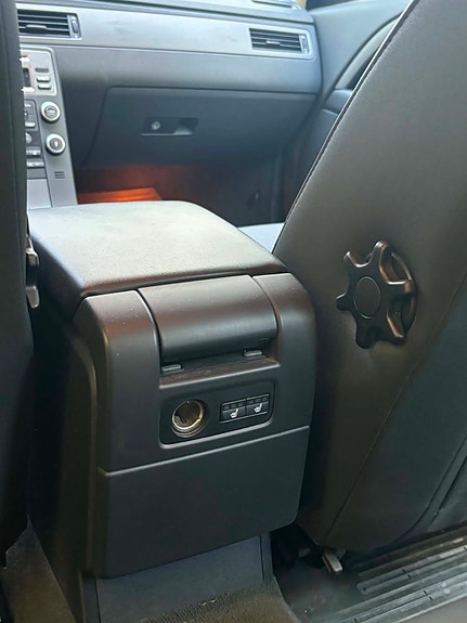 Volvo V70 9 of 12