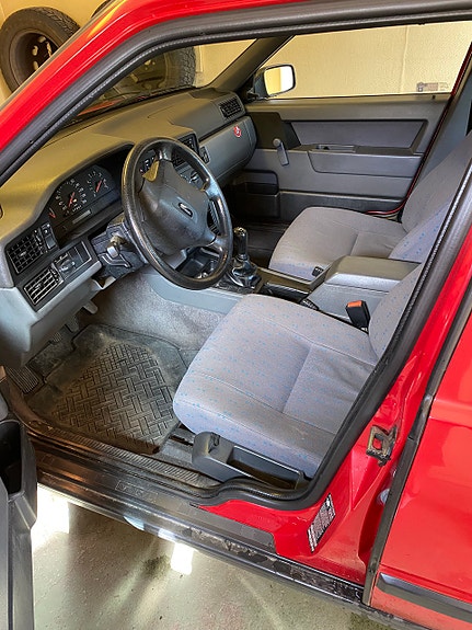 Volvo 850 2 of 5
