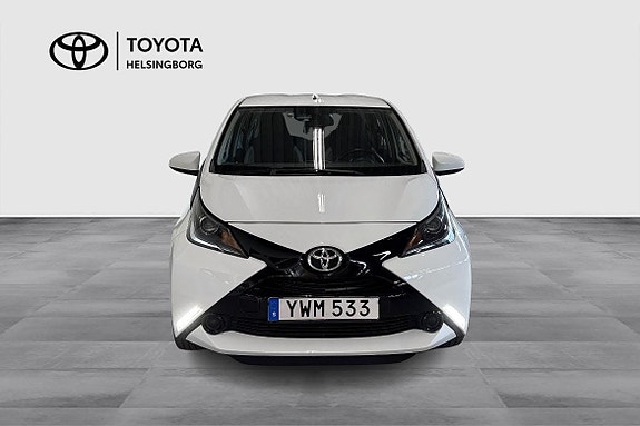 Toyota Aygo 2 of 12