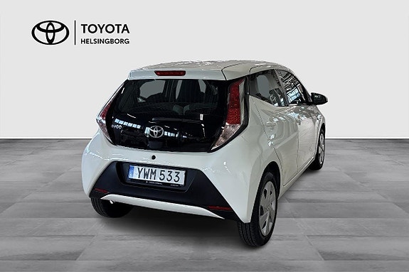 Toyota Aygo 4 of 12