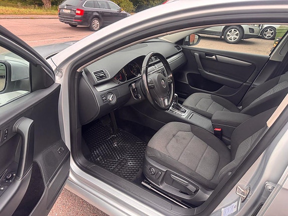 Volkswagen Passat 10 of 18