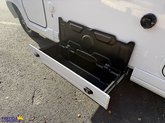 Pilote G740 FC Evidence 180hk-Alde diesel-Lithium-10" media 5 of 20