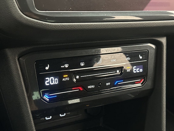 Volkswagen Tiguan 28 of 30